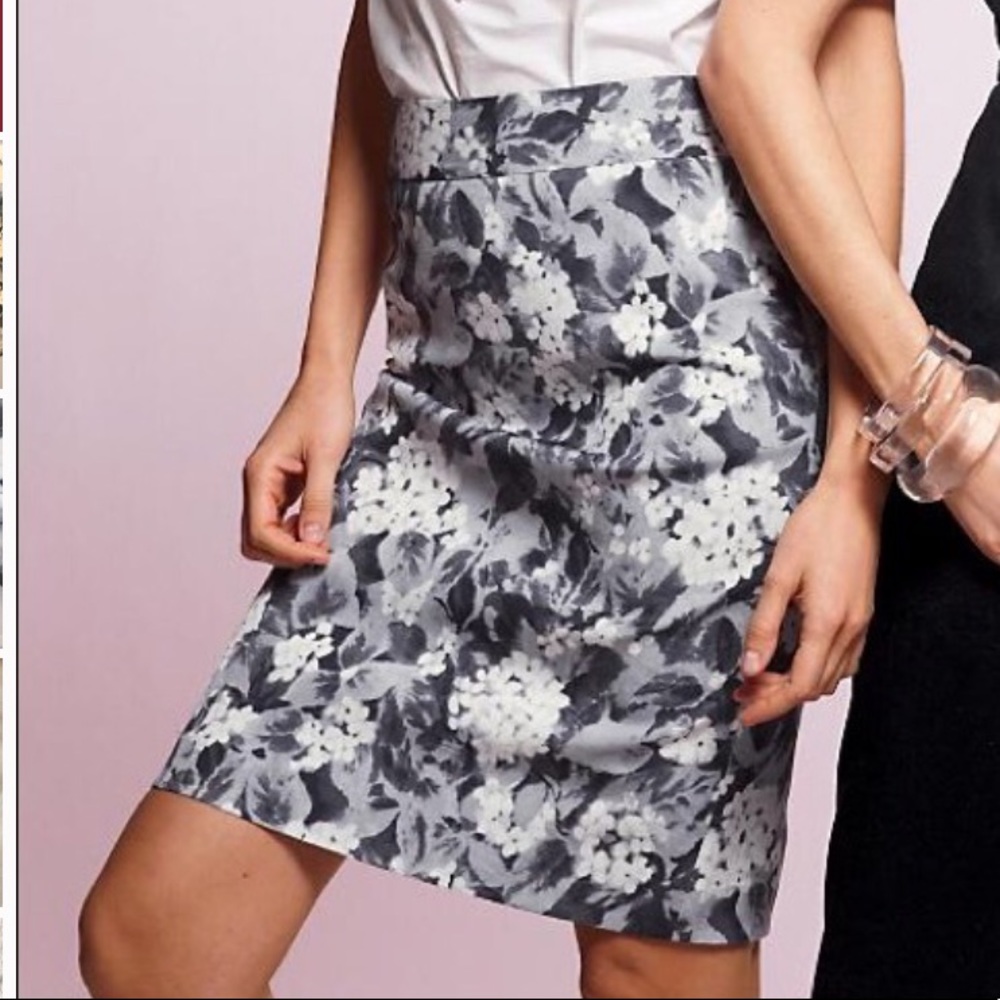 Talbots Gray Floral Pencil Skirt Size 6